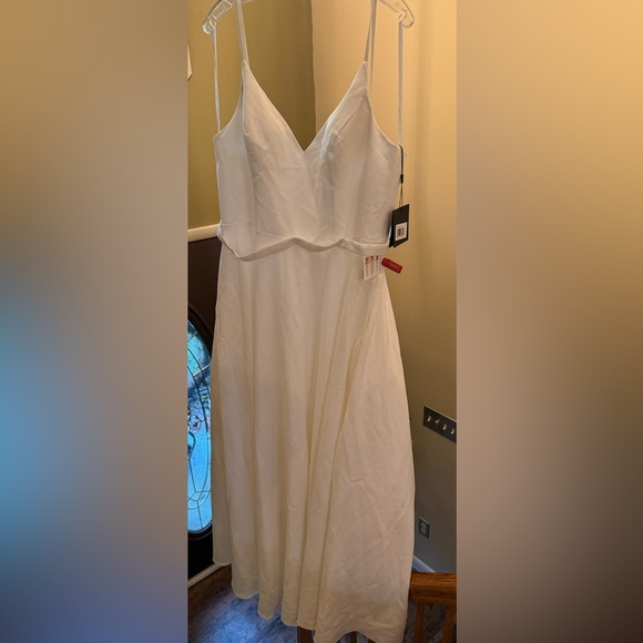 Gorgeous NEW Mac Duggal A-line v-neck ballgown - Picture 4 of 10